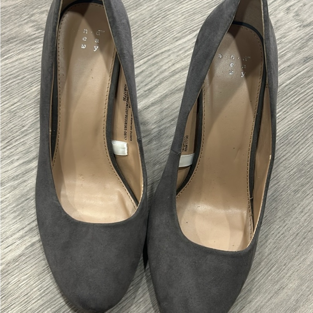 Gray Suede Women's Pumps
